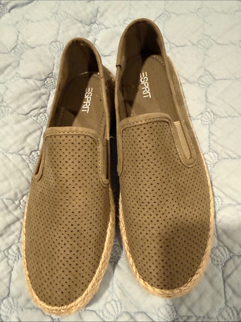 Esprit  Women’s Slip-On Espadrilles in Olive like new 7 1/2 M generous cut
